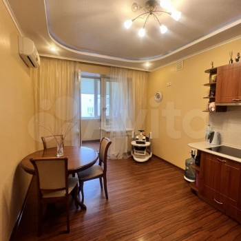 Продается 1-комнатная квартира, 50 м²