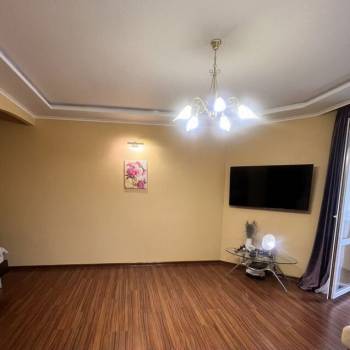 Продается 1-комнатная квартира, 50 м²