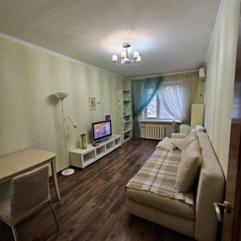 Сдается 1-комнатная квартира, 38 м²