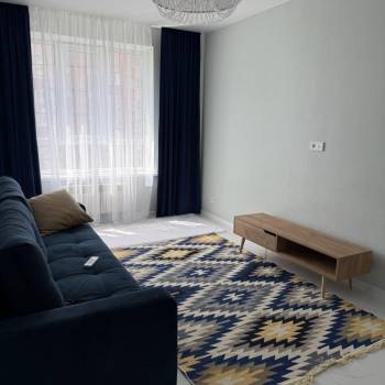 Сдается 1-комнатная квартира, 42 м²