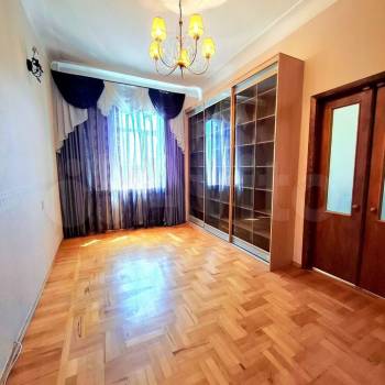 Продается Многокомнатная квартира, 95 м²