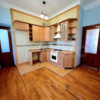 Продается Многокомнатная квартира, 95 м²