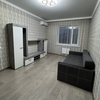 Сдается 1-комнатная квартира, 38 м²