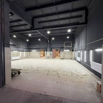 Сдается Нежилое помещение, 180 м²