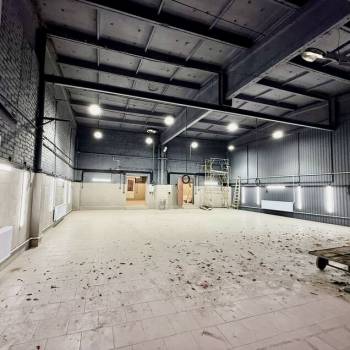 Сдается Нежилое помещение, 180 м²