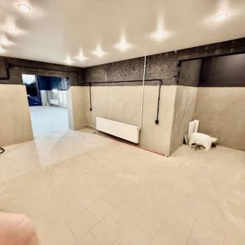 Сдается Нежилое помещение, 180 м²