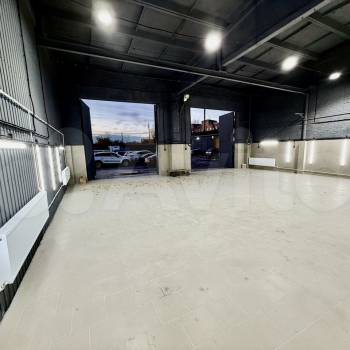 Сдается Нежилое помещение, 180 м²