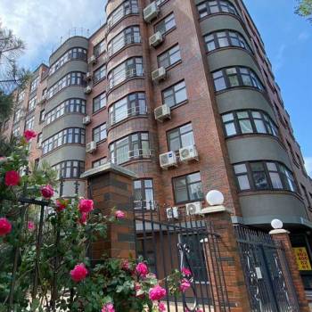 Продается 1-комнатная квартира, 49 м²