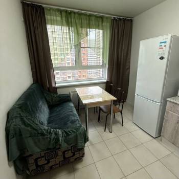 Сдается 1-комнатная квартира, 38 м²