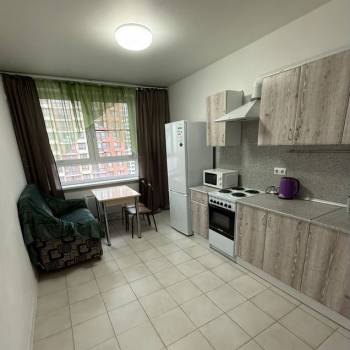 Сдается 1-комнатная квартира, 38 м²