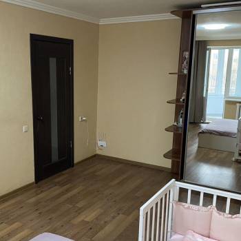 Продается 1-комнатная квартира, 42,4 м²