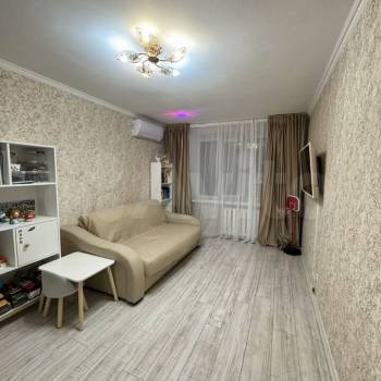 Продается 1-комнатная квартира, 44 м²