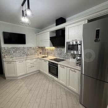 Продается 2-х комнатная квартира, 77 м²