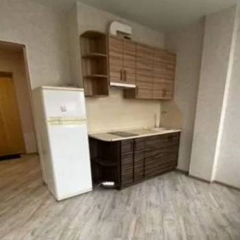 Продается 1-комнатная квартира, 43 м²