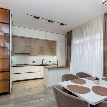 Продается Дом, 180 м²