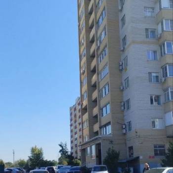 Продается 1-комнатная квартира, 42 м²