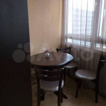 Продается 1-комнатная квартира, 68 м²