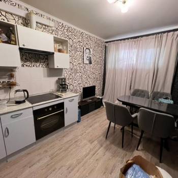 Продается 1-комнатная квартира, 41,7 м²