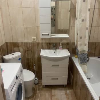 Сдается 1-комнатная квартира, 49 м²