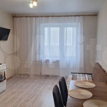 Сдается 1-комнатная квартира, 40 м²