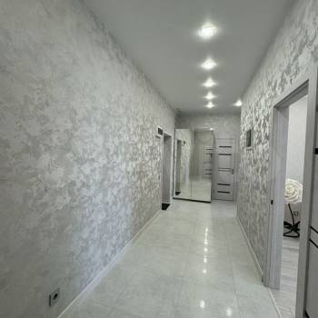 Сдается 2-х комнатная квартира, 79 м²