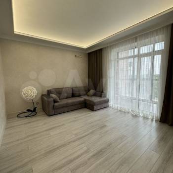 Сдается 2-х комнатная квартира, 79 м²