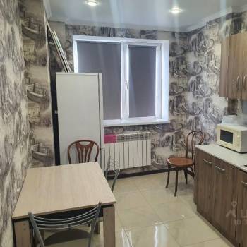 Сдается 1-комнатная квартира, 40 м²