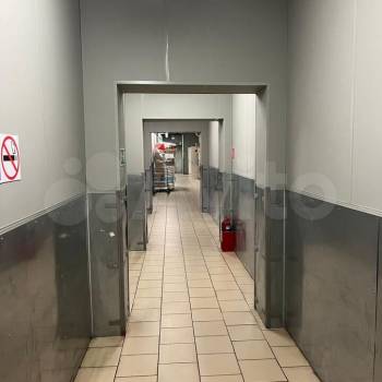 Сдается Нежилое помещение, 557 м²