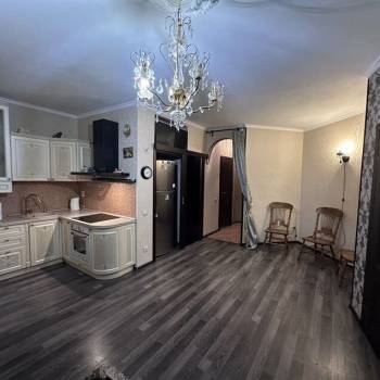 Продается 1-комнатная квартира, 55 м²