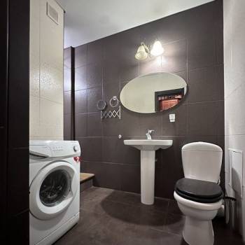 Продается 1-комнатная квартира, 55 м²