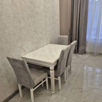 Продается 1-комнатная квартира, 38 м²