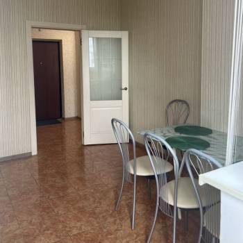 Сдается 1-комнатная квартира, 39 м²