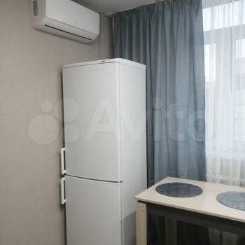 Сдается 1-комнатная квартира, 42 м²