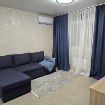 Сдается 1-комнатная квартира, 42 м²