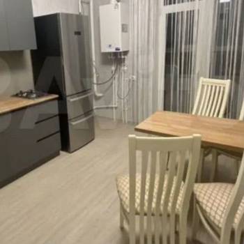 Сдается 1-комнатная квартира, 42 м²