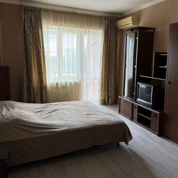 Сдается 1-комнатная квартира, 46 м²