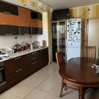 Продается 3-х комнатная квартира, 82 м²