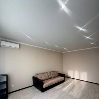 Сдается 1-комнатная квартира, 42 м²