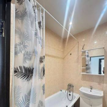 Сдается 1-комнатная квартира, 42 м²