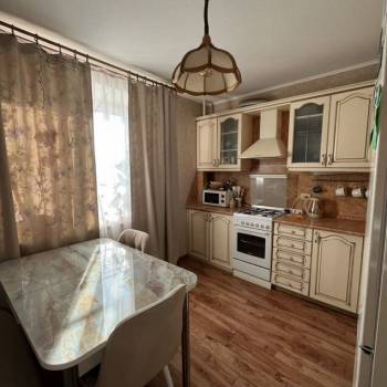 Продается 1-комнатная квартира, 44 м²