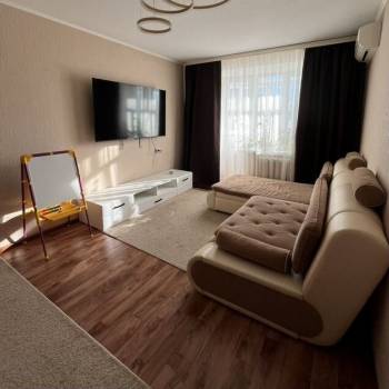 Продается 1-комнатная квартира, 44 м²