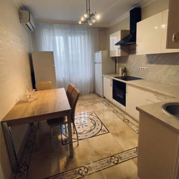 Сдается 2-х комнатная квартира, 76 м²