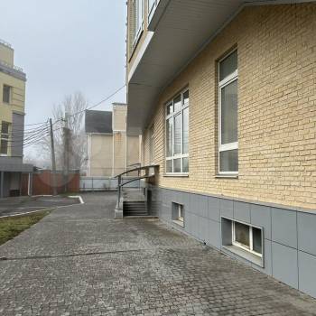 Сдается Нежилое помещение, 190 м²