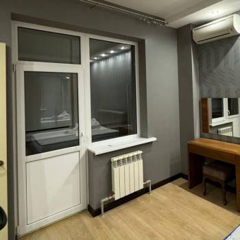 Продается 1-комнатная квартира, 53,7 м²