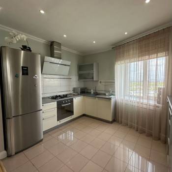 Сдается Многокомнатная квартира, 90 м²