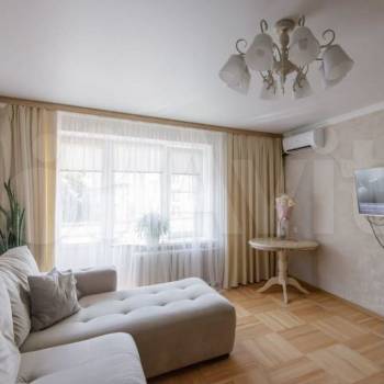 Продается Многокомнатная квартира, 80 м²