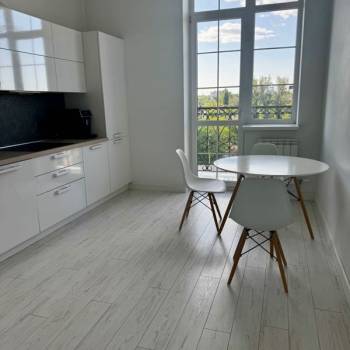 Продается 2-х комнатная квартира, 77,3 м²