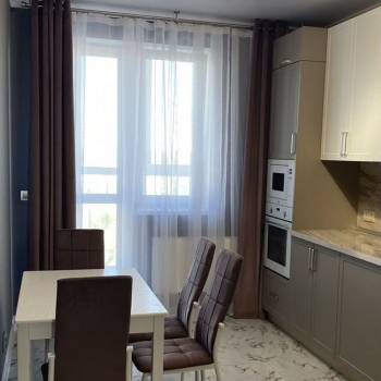 Сдается 2-х комнатная квартира, 70 м²