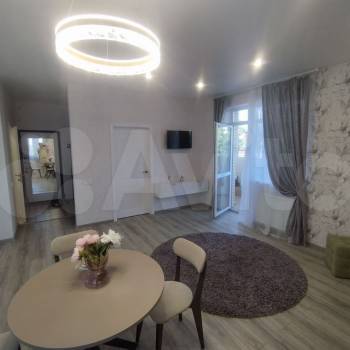 Сдается 1-комнатная квартира, 63 м²