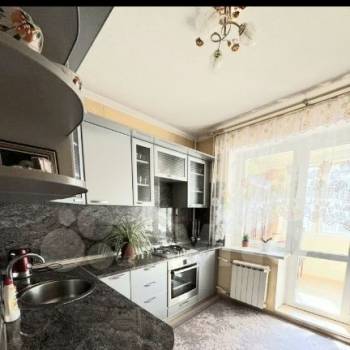 Продается 1-комнатная квартира, 36 м²